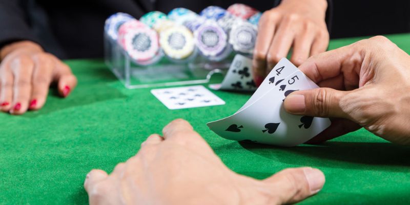 Luật lệ Baccarat 8kbet dễ hiểu cho cả những tay chơi mới